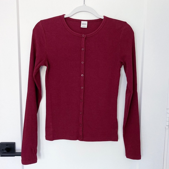 Aritzia HomeStretch Rib Crew Button-Up in Vintage Cordovan - M - Picture 2 of 4